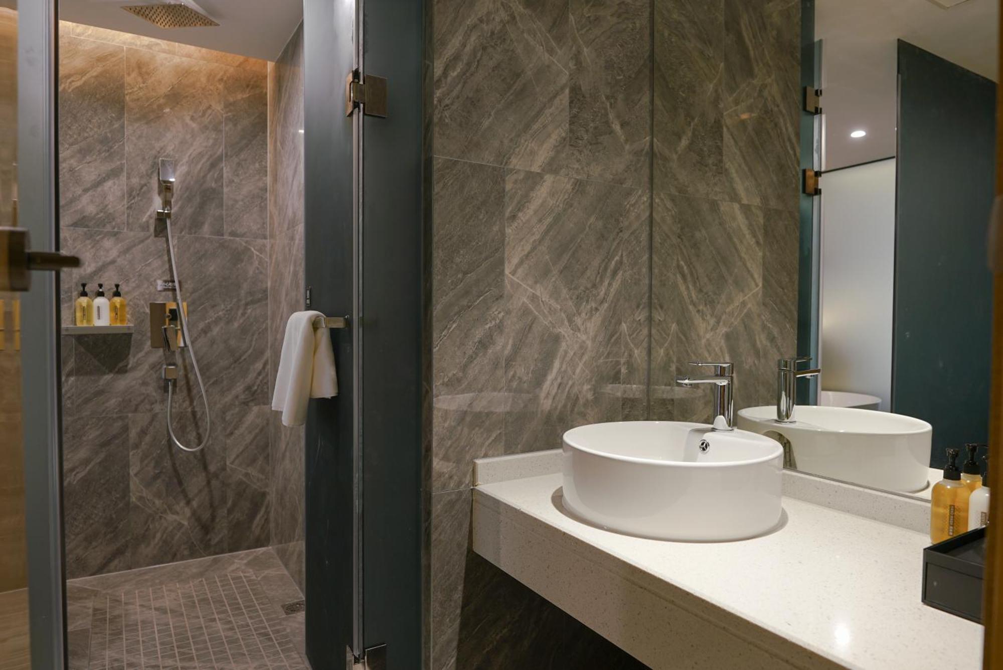 Paco Hotel Shenzhen Luohu Port Экстерьер фото