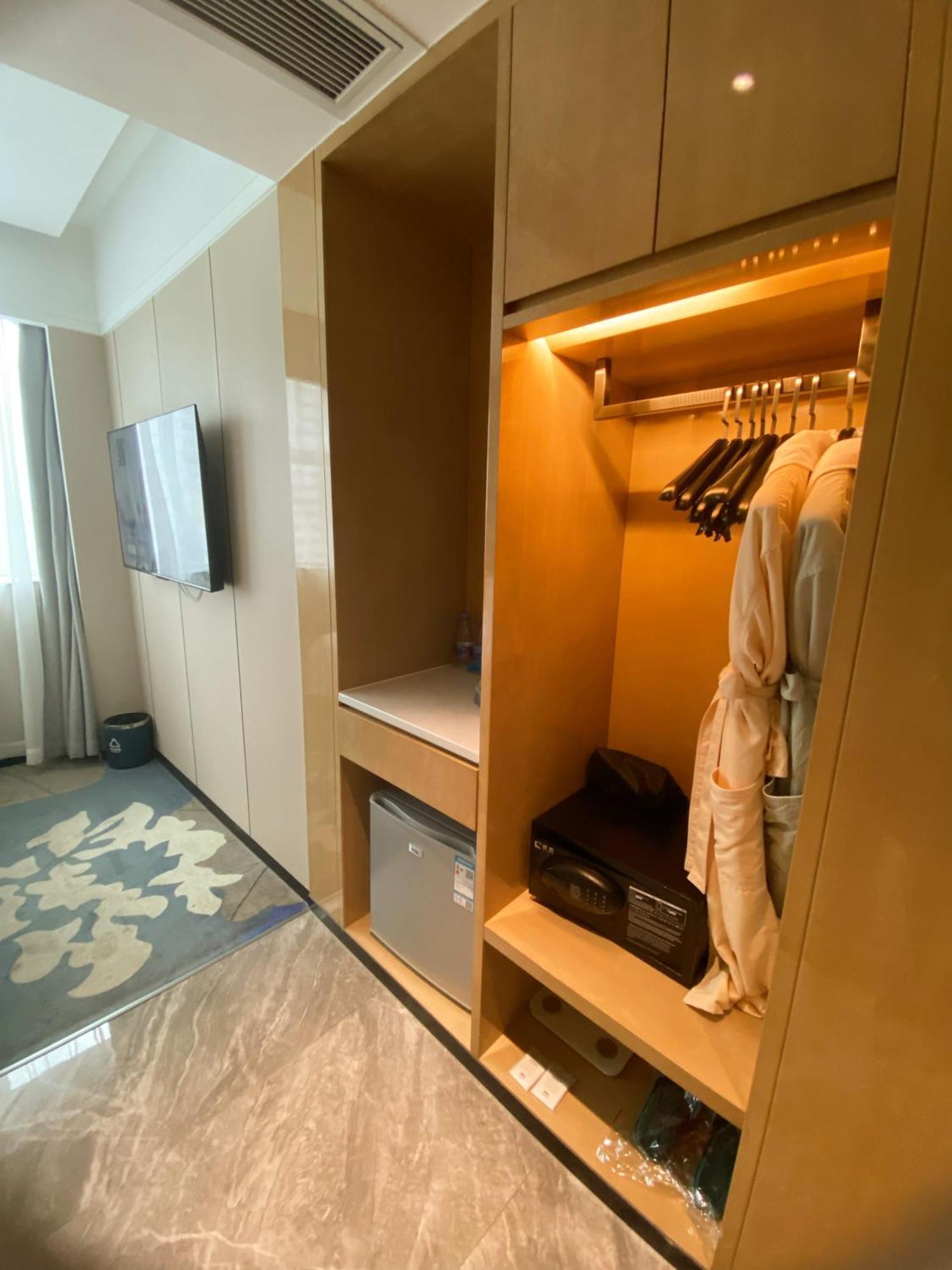 Paco Hotel Shenzhen Luohu Port Экстерьер фото
